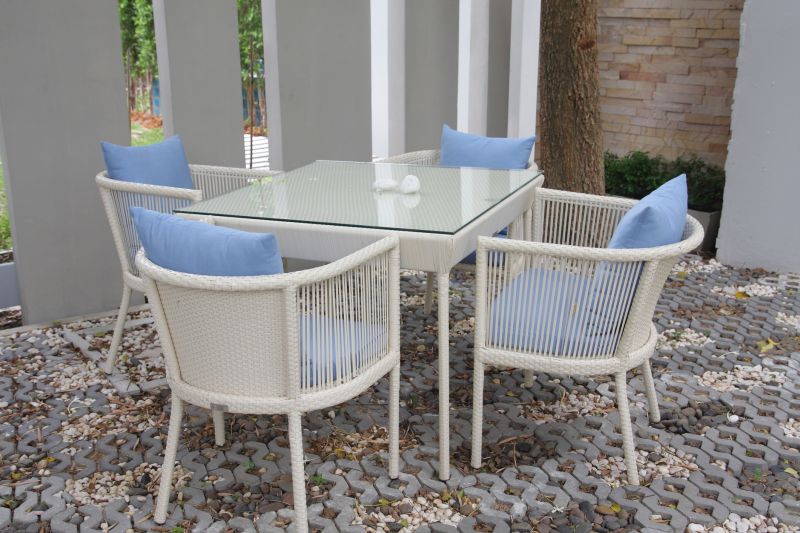 Patio Set Assembly in Kansas City, KS